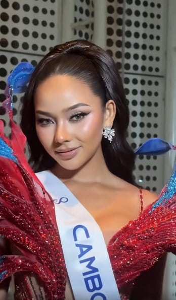 ชุดราตรีมิสคอสโมกัมพูชา 2025-4