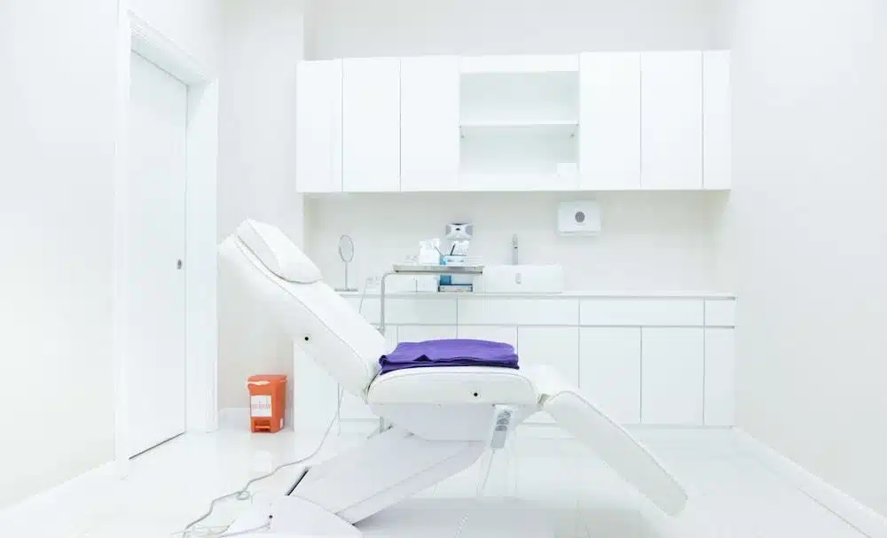 พิจารณาคลินิกก่อนรักษาหลุมสิว ที่ไหนดี