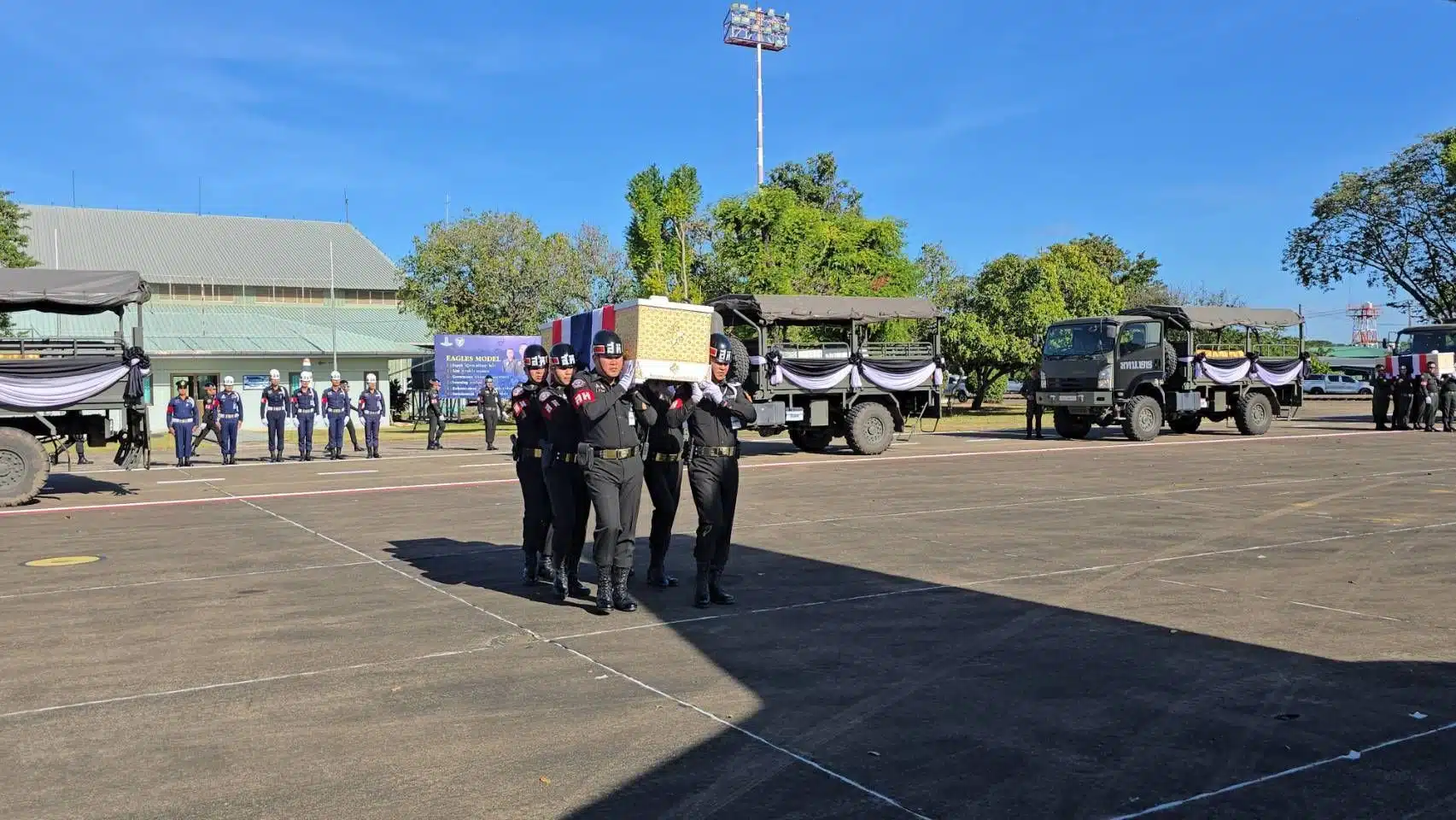 พิธีส่งศพทหารกล้า กลับภูมิลำเนา