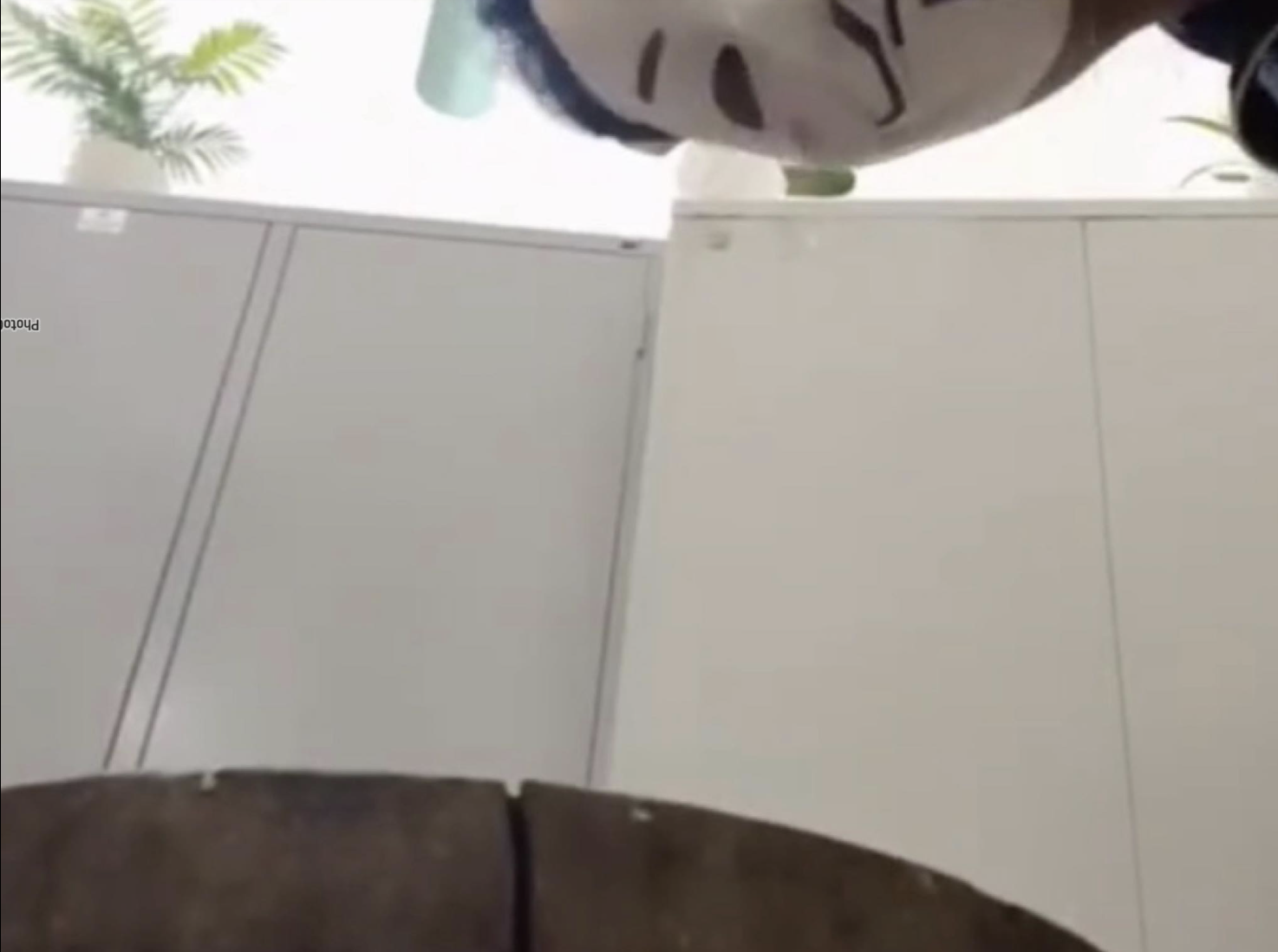 เจ้าหน้าที่ตำรวจตรวจสอบที่เกิดเหตุฆาตกรรมในสำนักงานกรมสรรพากร