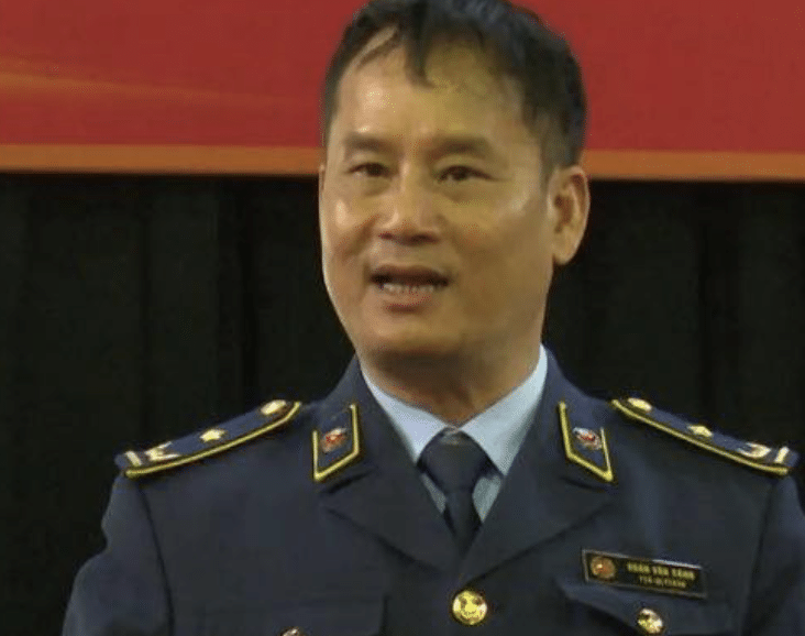 ฆาตกรสวมหน้ากากใช้มีดตัดคอเหยื่อในช่วงเวลาที่สุดยอด