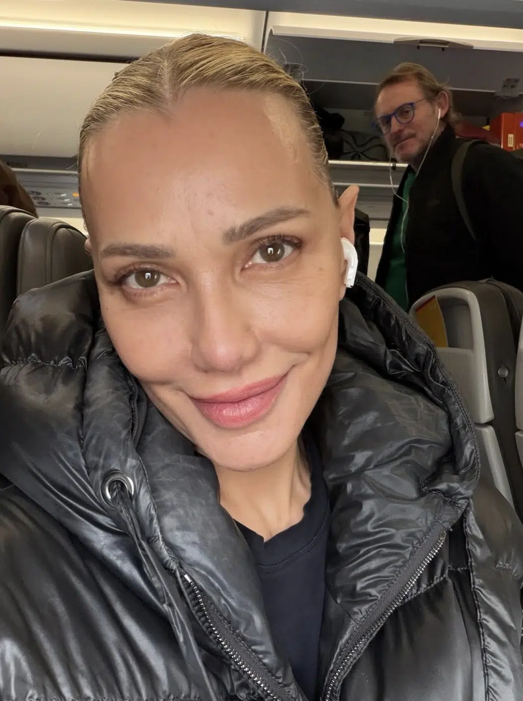 เจ้าแม่เพลงแดนซ์ยุค 90 อวดหน้าสด ในวัย 55 ปี หน้าเด็กจนแฟนคลับจำแทบไม่ได้