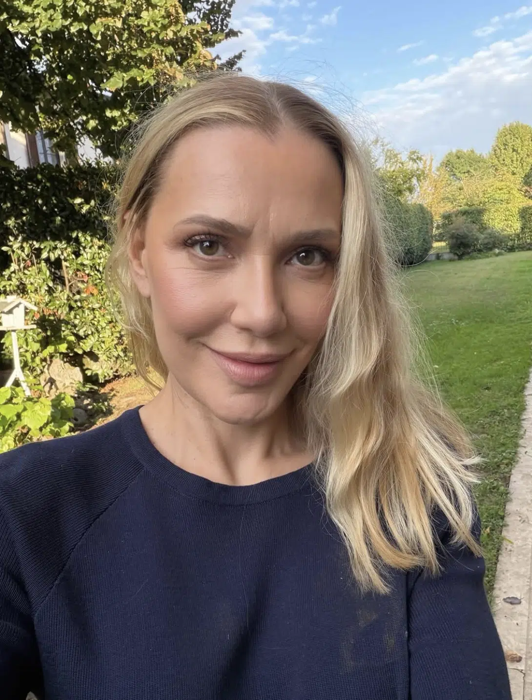 เจ้าแม่เพลงแดนซ์ยุค 90 อวดหน้าสด ในวัย 55 ปี หน้าเด็กจนแฟนคลับจำแทบไม่ได้