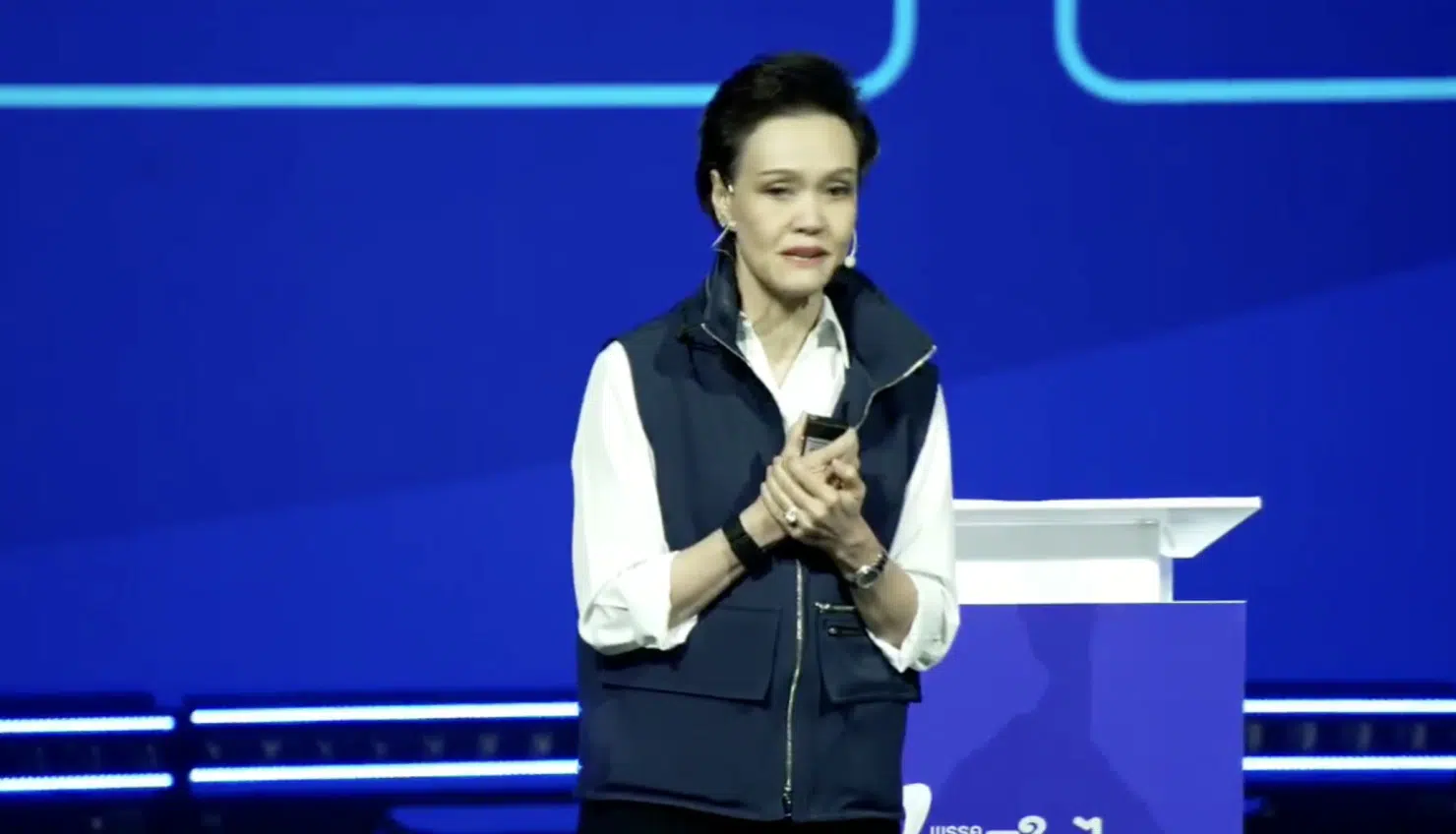 ‘อนุทิน’ หลั่งน้ำตา นำ ‘ภูมิใจไทย’ สู้ศึกเลือกตั้ง ชูนโยบาย ‘ทหารอาสา-คนละครึ่งพลัส’ มั่นใจนั่งนายกฯ