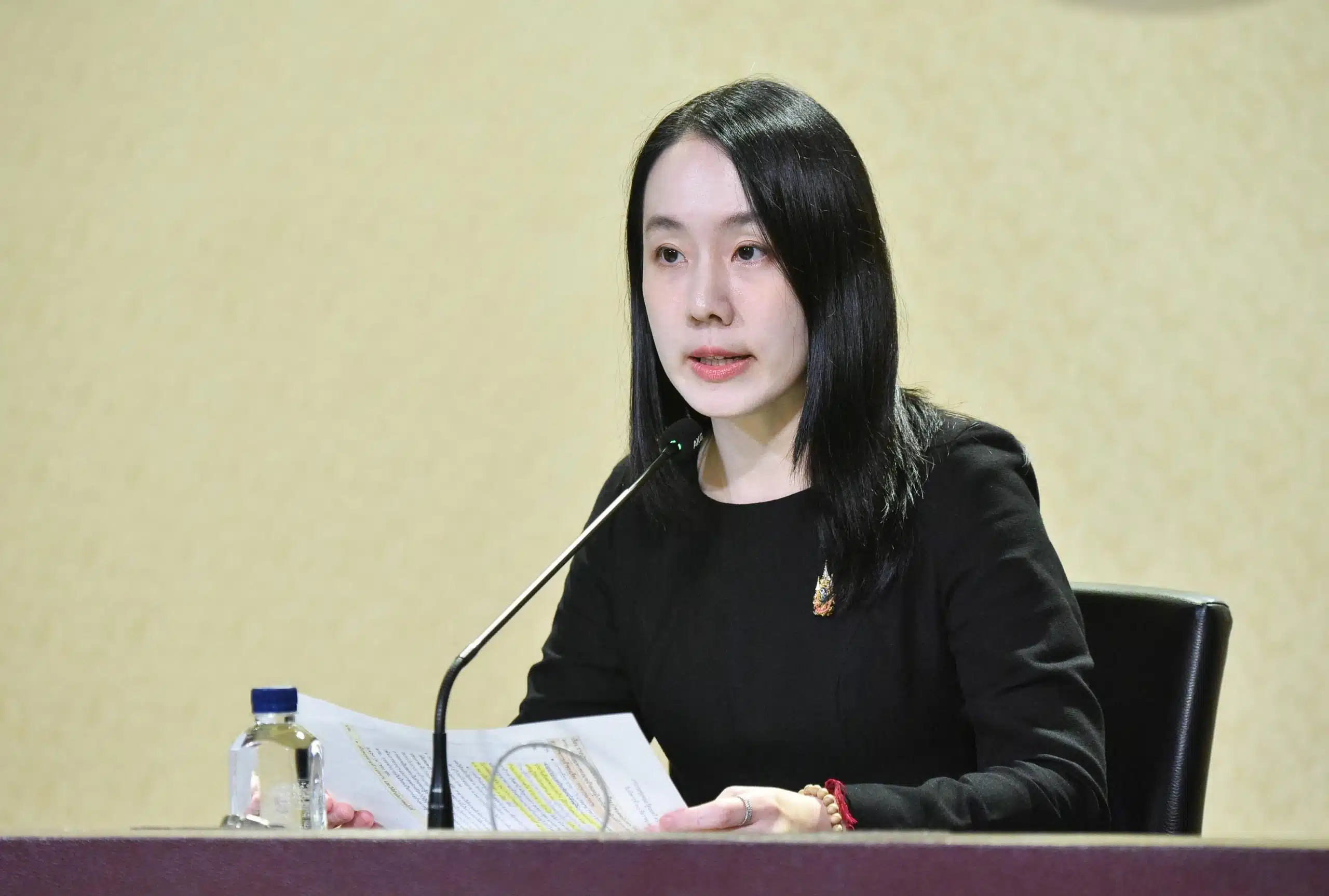 นางสาวลลิดา เพริศวิวัฒนา รองโฆษกประจำสำนักนายกรัฐมนตรีแถลงข่าว