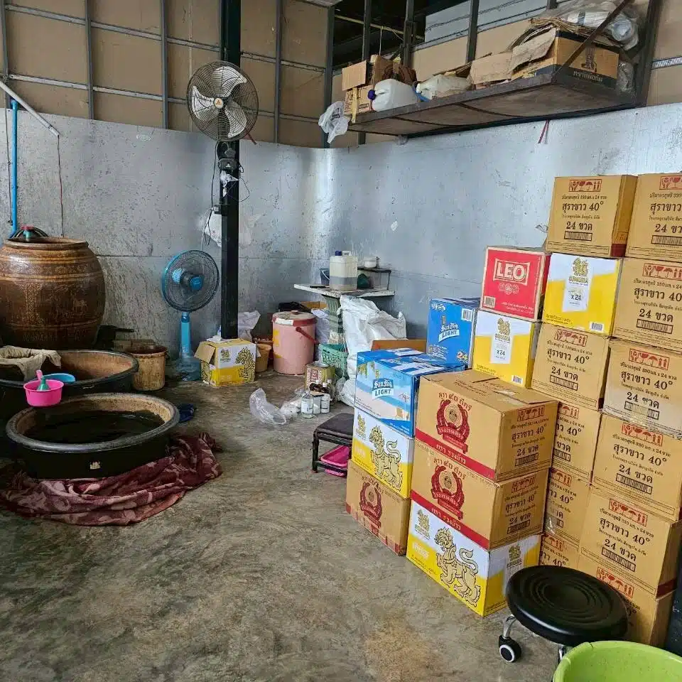 อย. บุกทลายโรงงานผลิตยาผีบอกคนเฒ่าลืมไม้เท้า-5