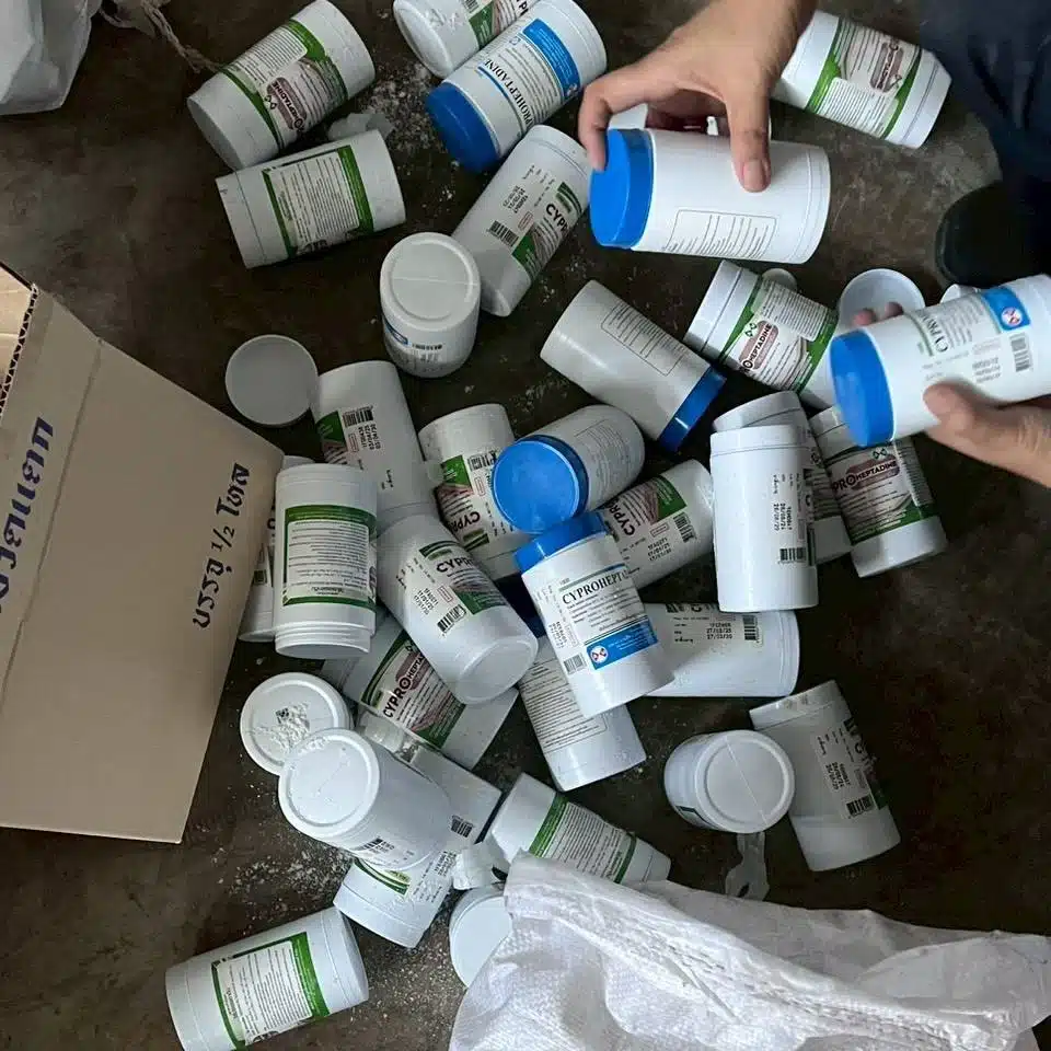 อย. บุกทลายโรงงานผลิตยาผีบอกคนเฒ่าลืมไม้เท้า-6