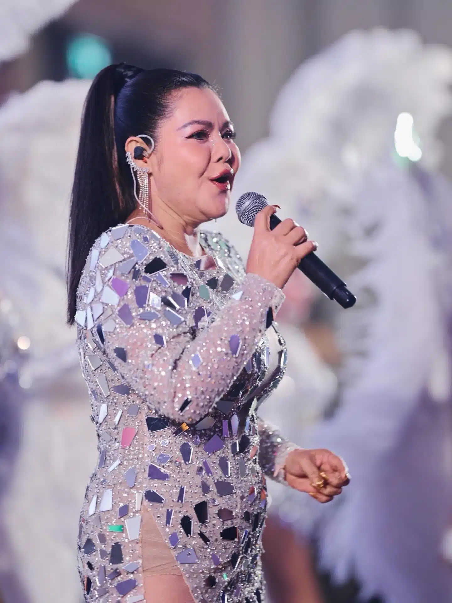 ฮาย อาภาพร