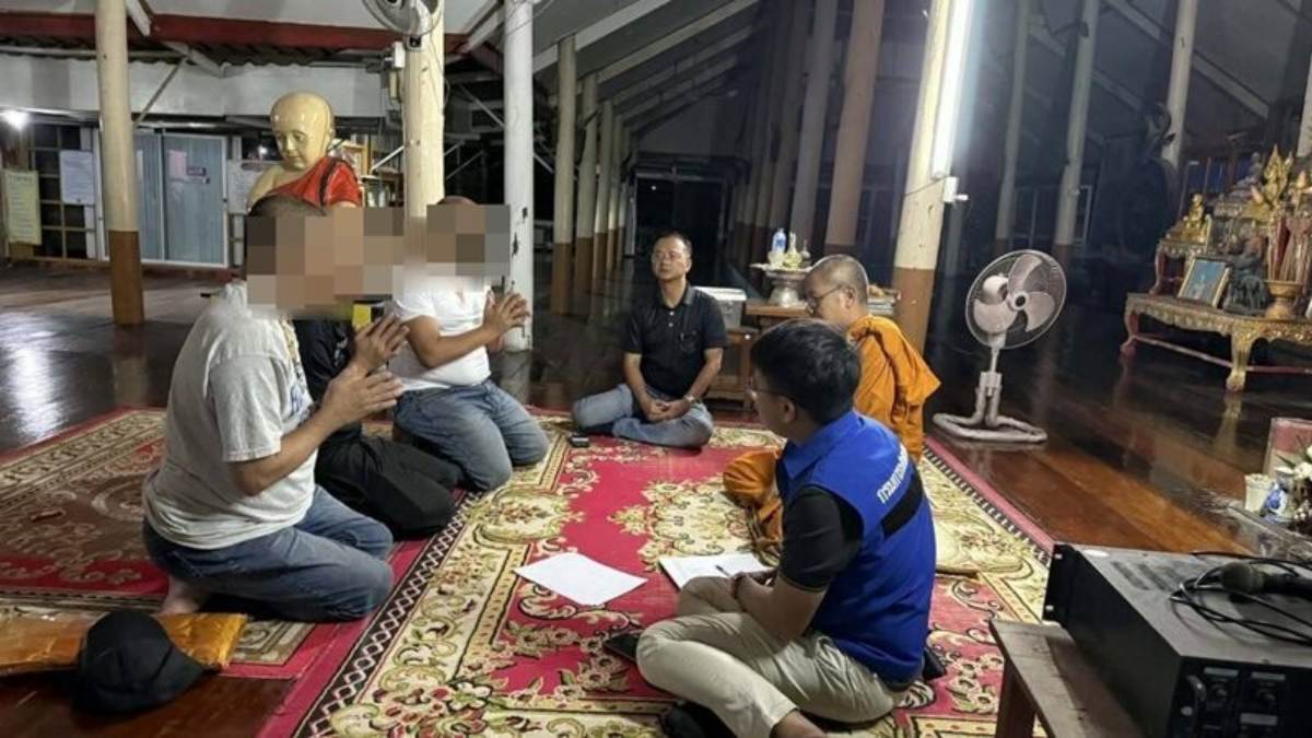 นาทีพาพระทั้ง 3 ราย ทำพิธีสึก