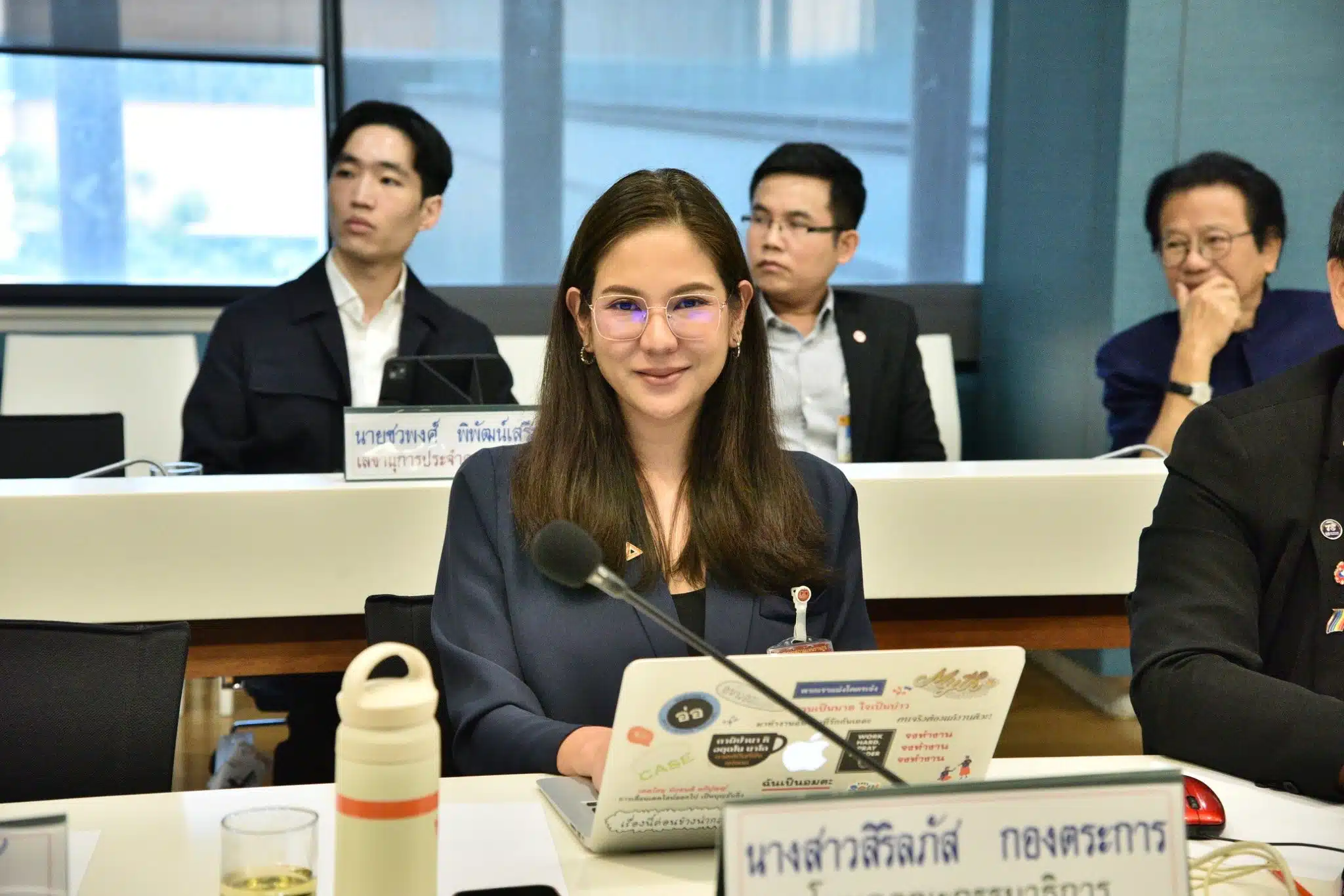 การตัดสินใจพักการเมืองเกิดจากปัญหาสุขภาพและการเงิน