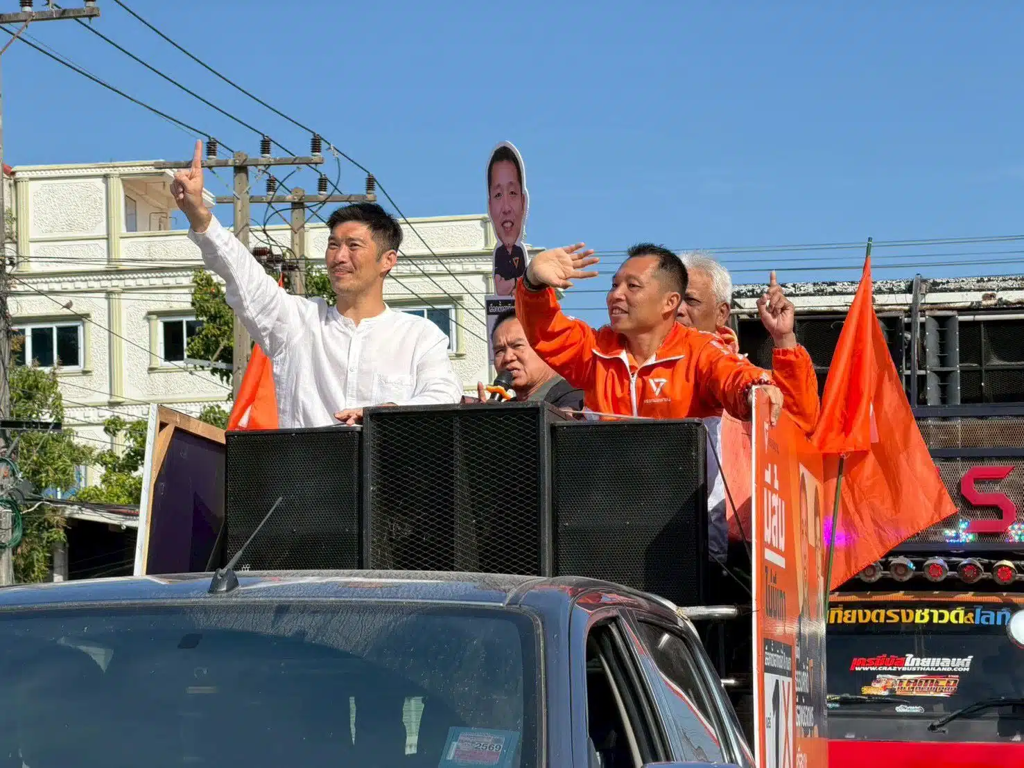 ธนาธร จึงรุ่งเรืองกิจ ลงพื้นที่หาเสียงเลือกตั้ง-3