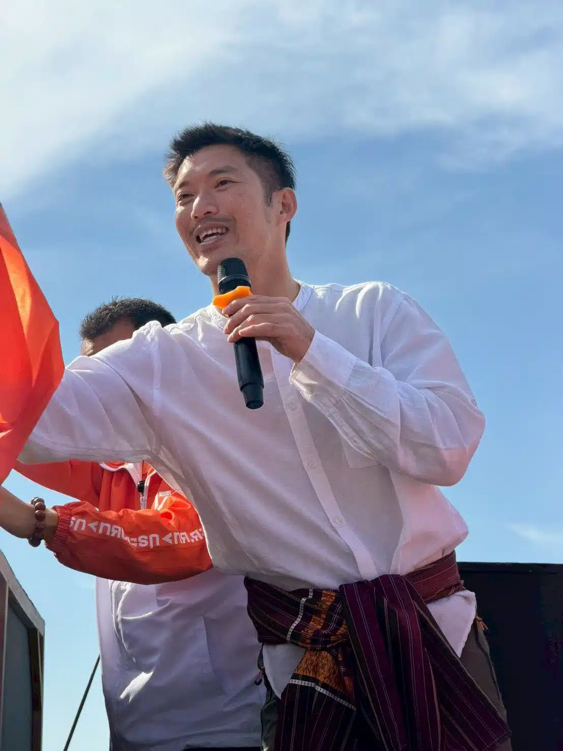 ธนาธร จึงรุ่งเรืองกิจ ลงพื้นที่หาเสียงเลือกตั้ง