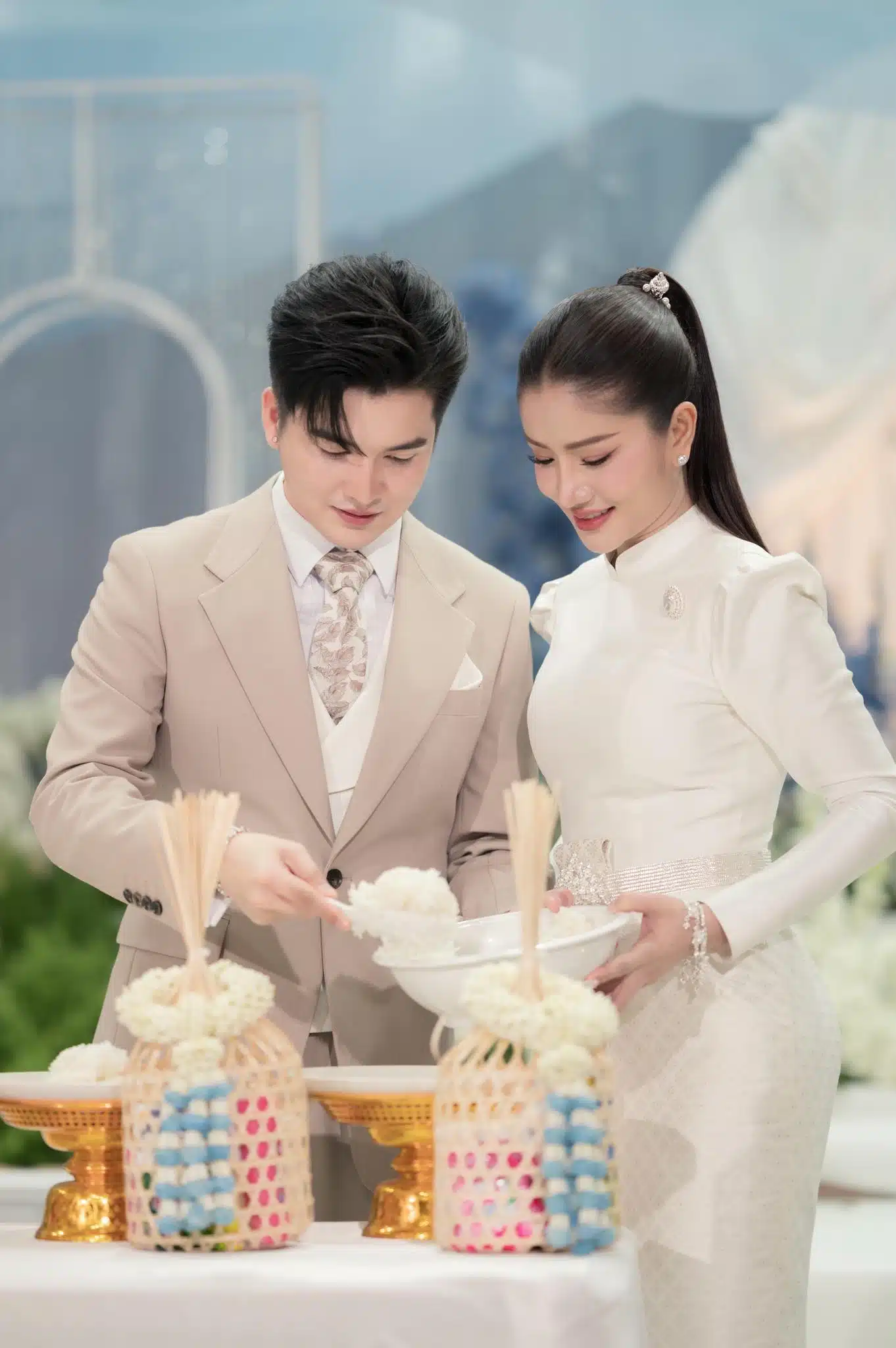 แพรวพราว แสงทอง และ ซัน วงศธร เข้าพิธีวิวาห์-3