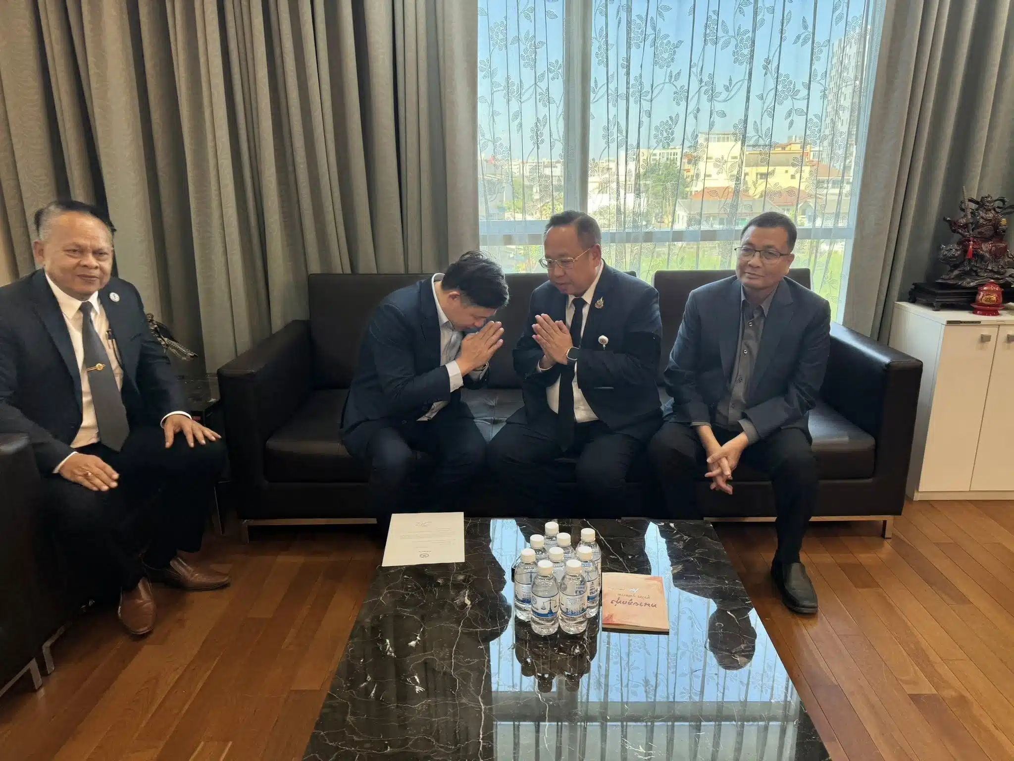 ทนายแก้วแสดงความรับผิดชอบด้วยการลาออกจากตำแหน่งกรรมการอำนวยการ