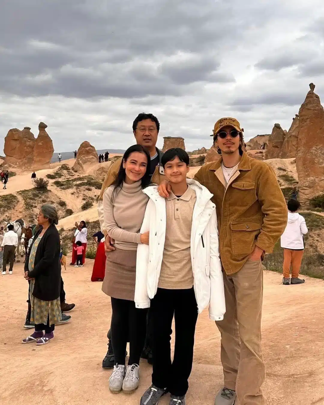 จี๋ สุทธิรักษ์ Gee Sutthirak