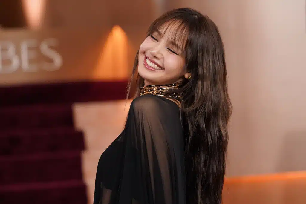 ลิซ่า BLACKPINK เดินพรมแดง Golden Globes 2026-6