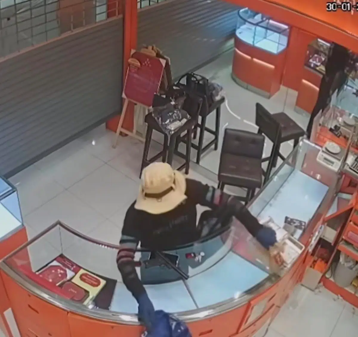 ภาพโจรปล้นทองสุขุมวิท 50