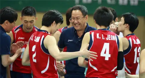 วอลเลย์บอลไทยเฮ โค้ชปาร์ค ยอมต่อสัญญาคุมทีมชาติ ยาวถึง 2027