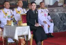 ท่านผู้หญิงอรอนงค์ ปิยนาฏวชิรพัทธ์ เป็นผู้แทนพระองค์ในพิธียกฉัตร