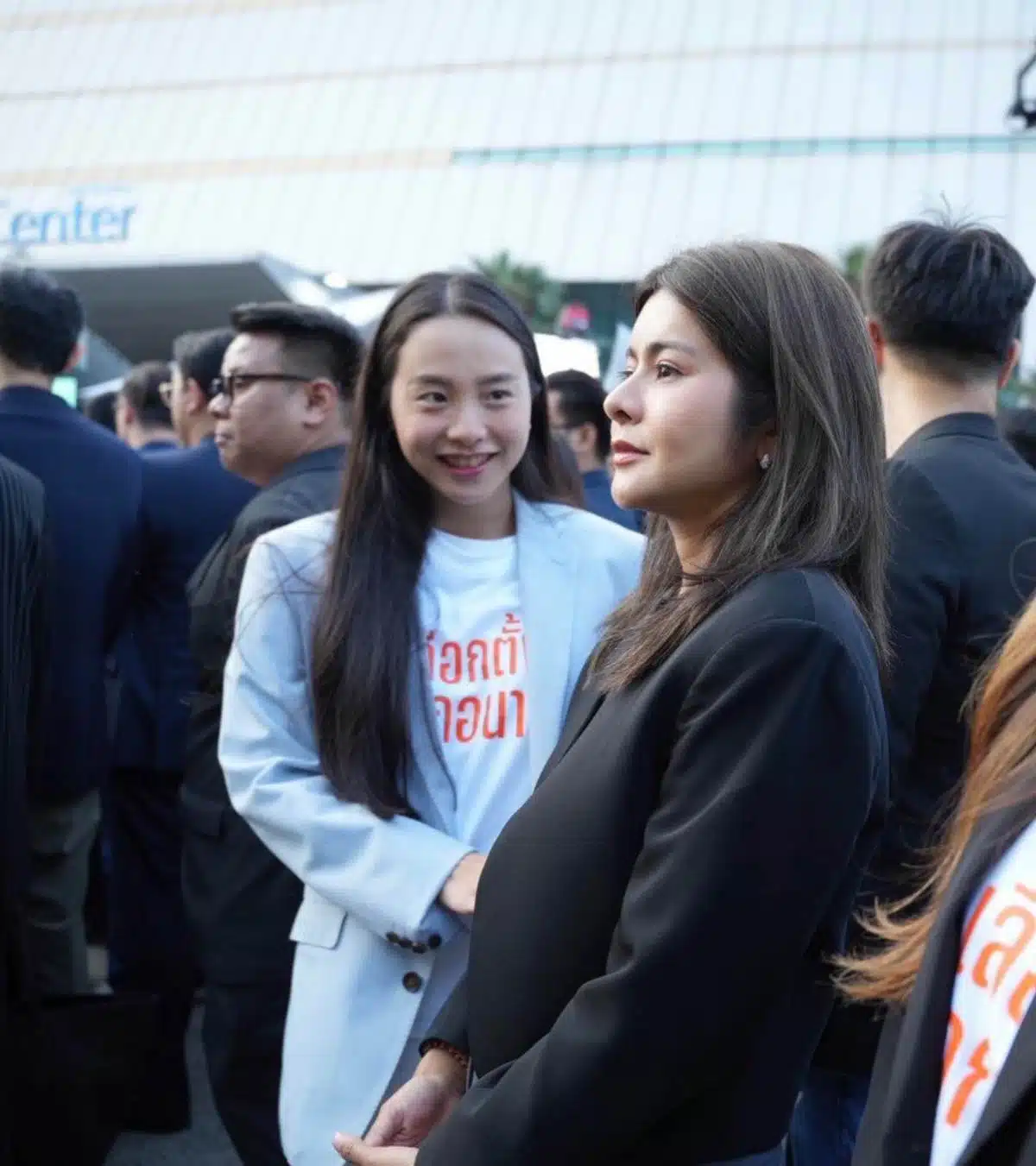 ไอซื รักชนก ศรีนอก น้ำท่วมใต้ทำอะไร