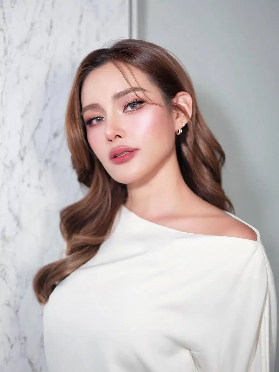 หญิง รฐา