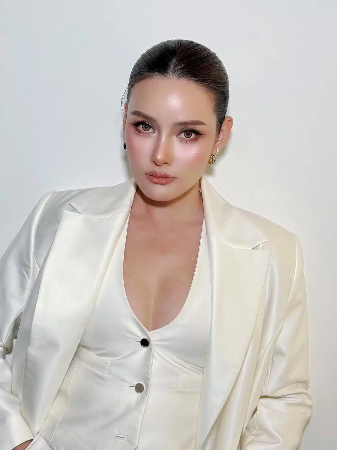 หญิง รฐา-2