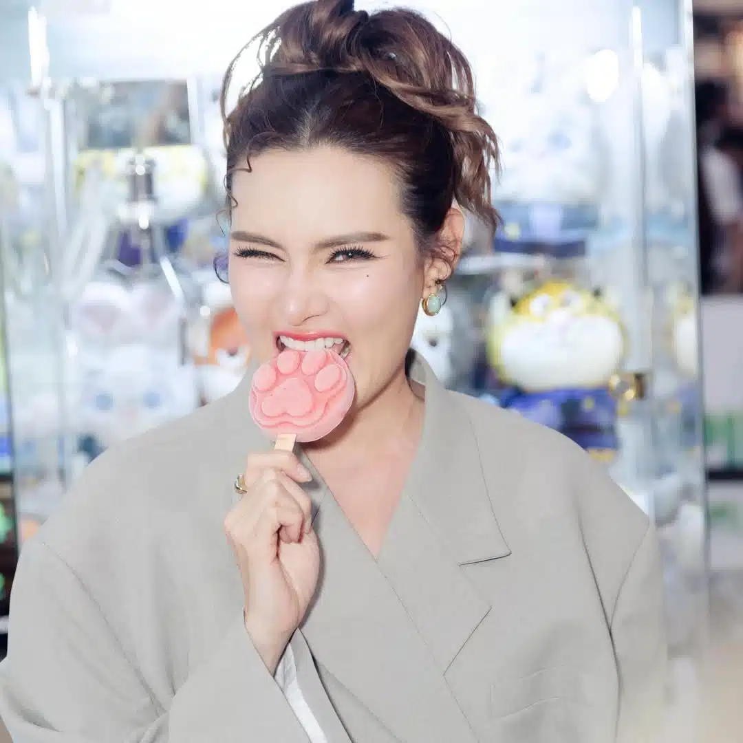 หญิง รฐา-3