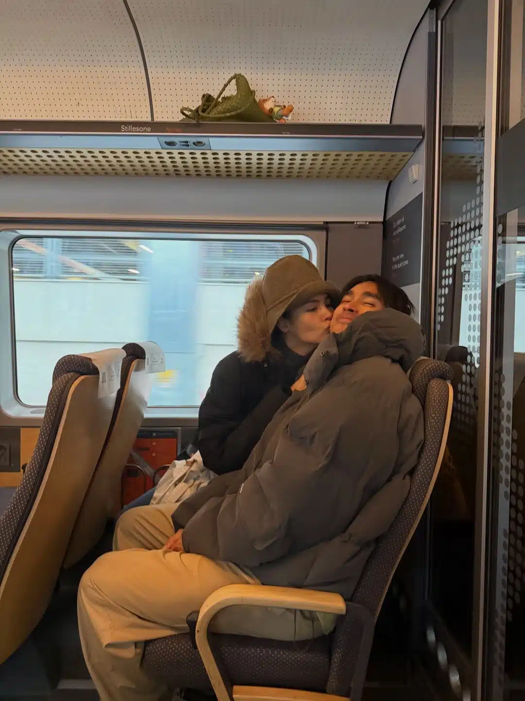 ณเดชน์ และ ญาญ่า-4