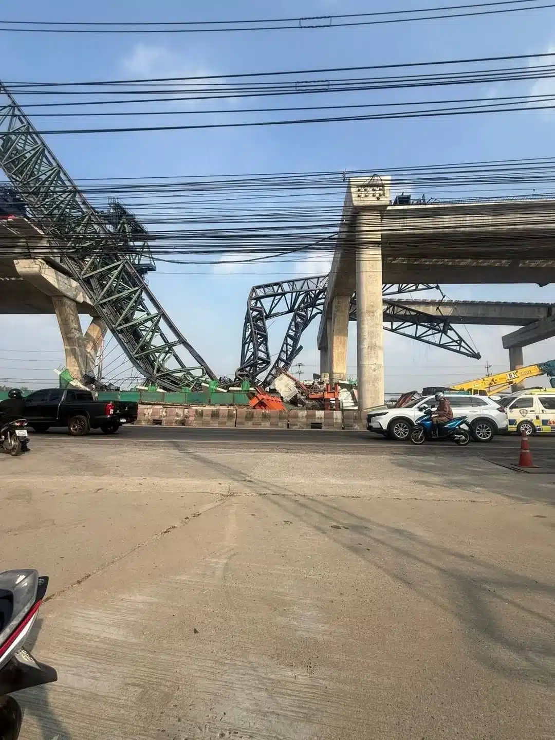 อาร์ต พศุตม์ ช็อก! เครนถล่มพระราม 2 อยู่ห่างบ้านแค่เอื้อม-ห่างจุดเดิมไม่ถึง 10 กม.-4