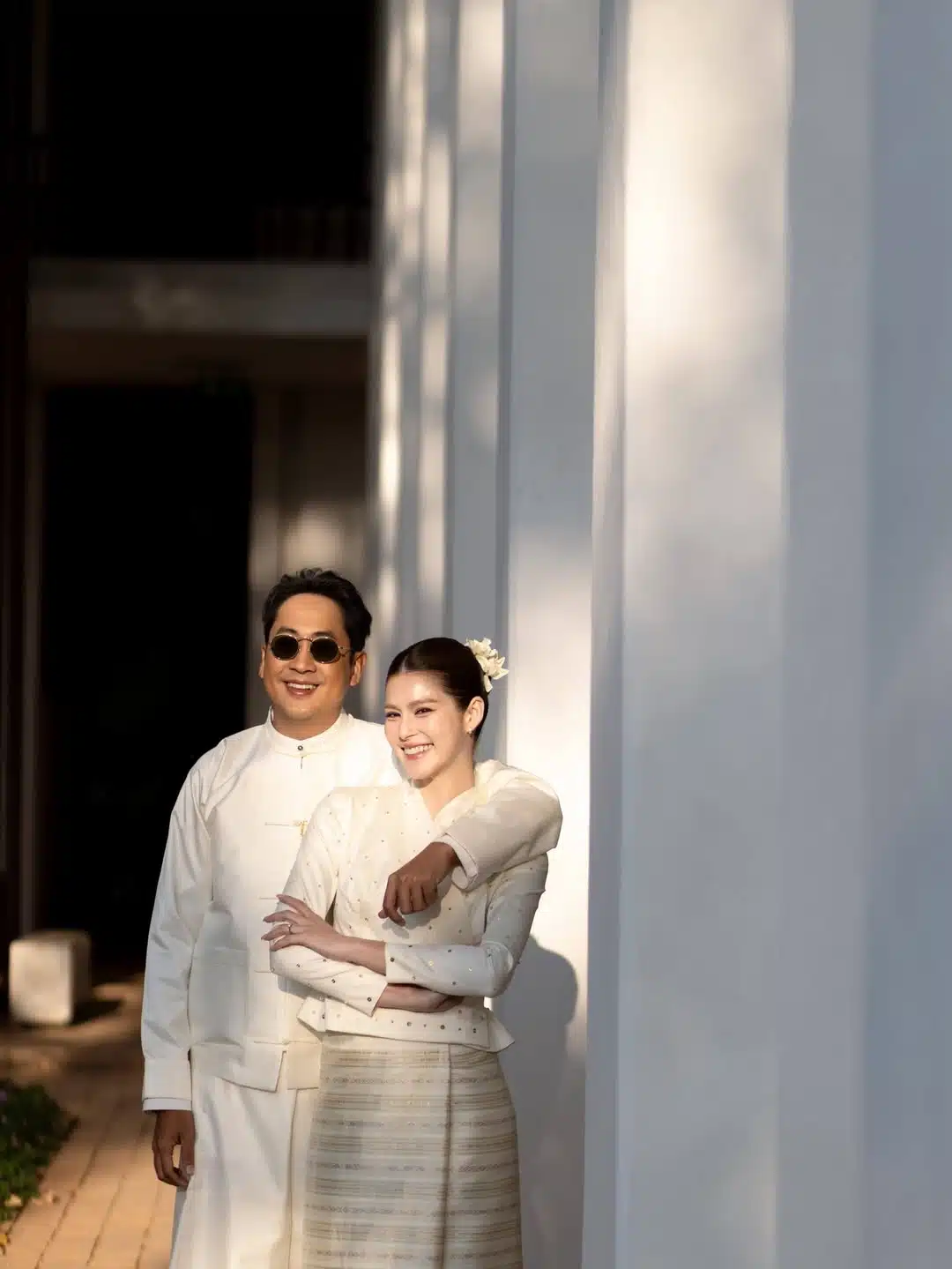 ยิหวา ปรียากานต์ และ เปอร์ สุวิกรม สวมชุดล้านนา