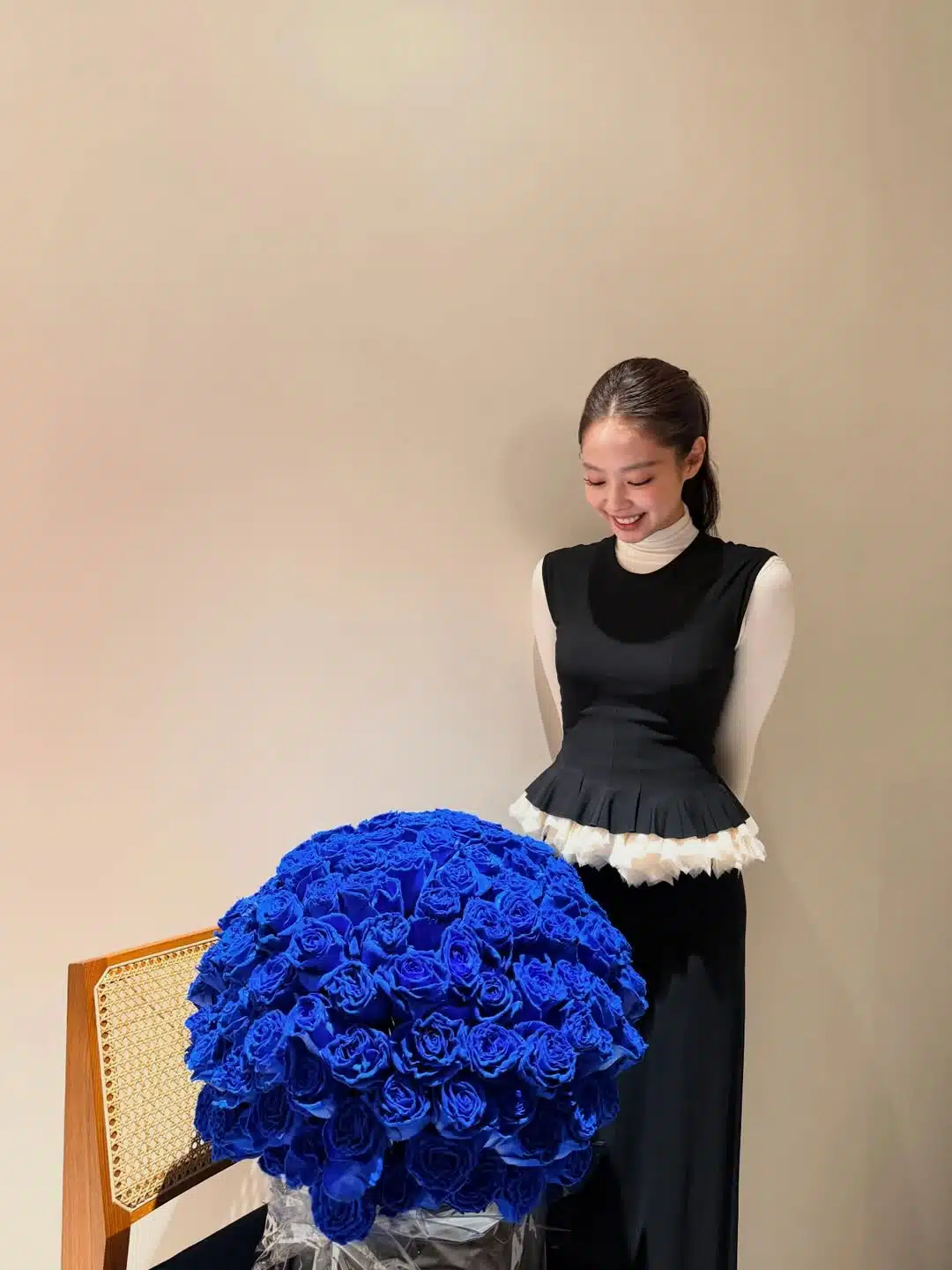 เจนนี่ได้รับดอกไม้จากแม่ในวันเกิด-3