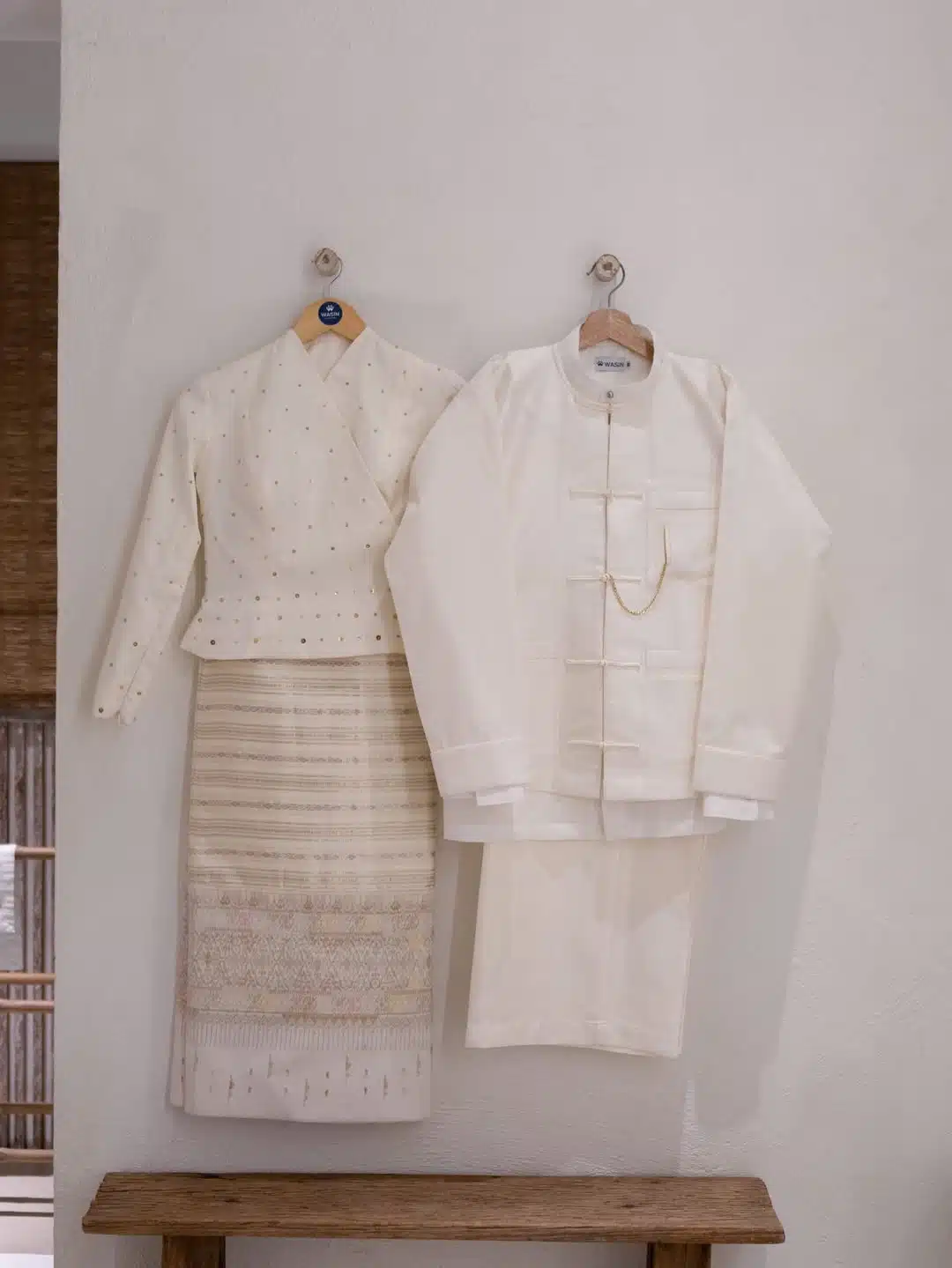 ชุดล้านนาของยิหวา ปรียากานต์ และ เปอร์ สุวิกรม