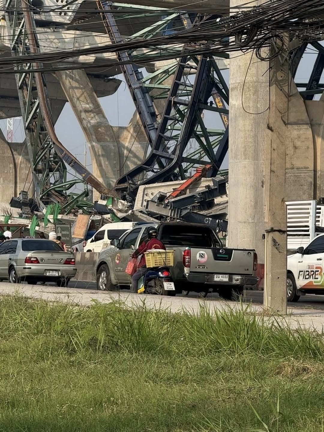 อาร์ต พศุตม์ ช็อก! เครนถล่มพระราม 2 อยู่ห่างบ้านแค่เอื้อม-ห่างจุดเดิมไม่ถึง 10 กม.-5