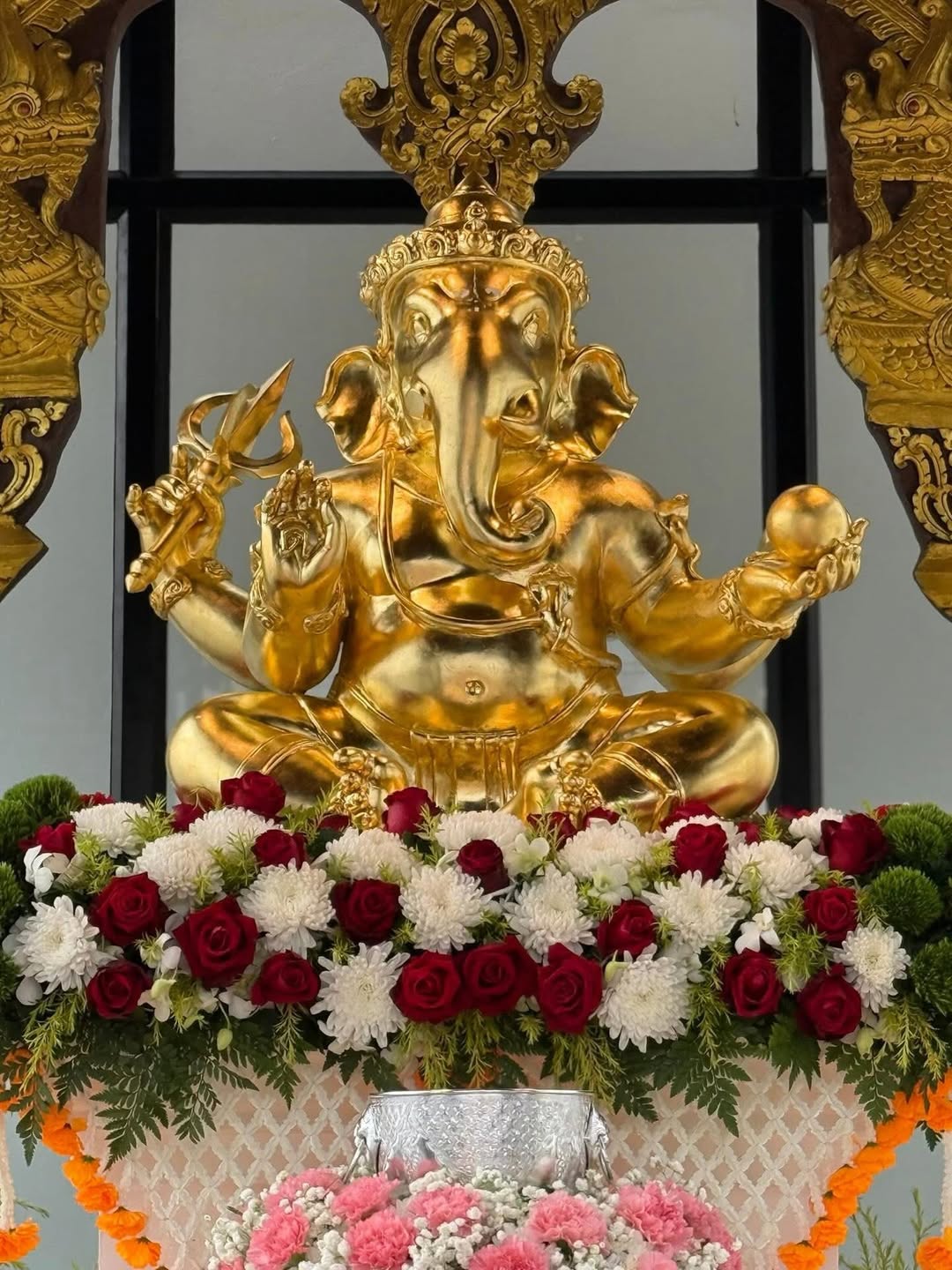 บุ๋ม ปนัดดา ตั้งโต๊ะทำพิธีบวงสรวงองค์พระพิฆเนศ คอหวยตาตื่น หลังเห็นเลขหางประทัด-3