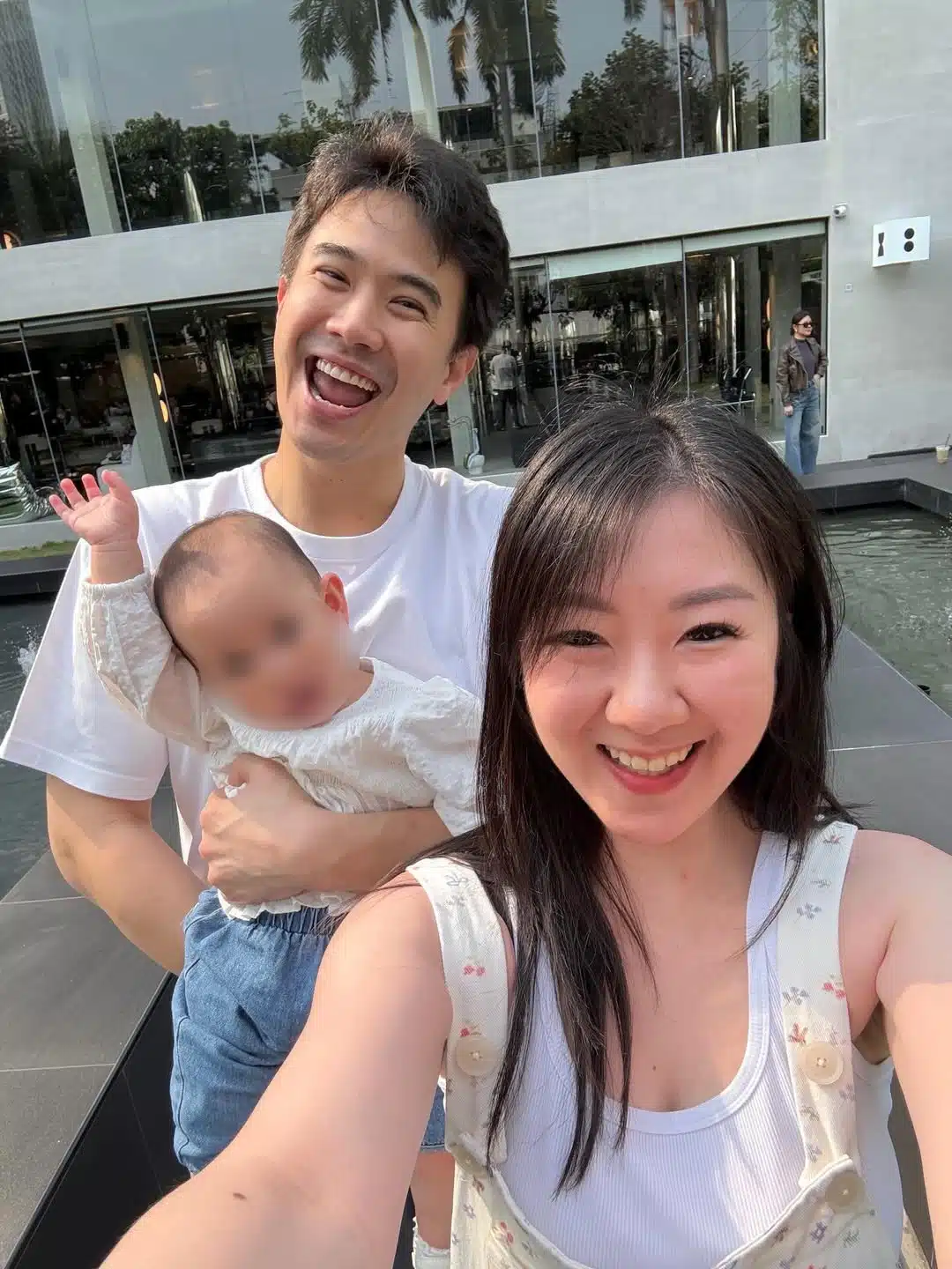 แม็ค ปวิช ปัดเป็น "พระเอกไม่ใช่พ่อของลูก" ยันครอบครัวแฮปปี้ดี แค่ไม่ได้โพสต์ลงโซเชียล-1