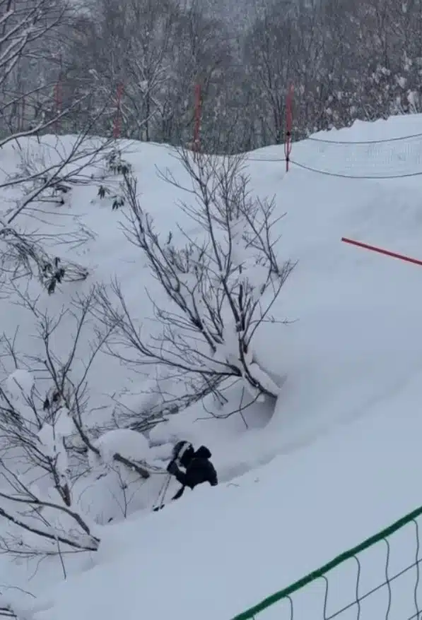 อั๋น ภูวนาท เล่นสกีไถลตกเขา-2