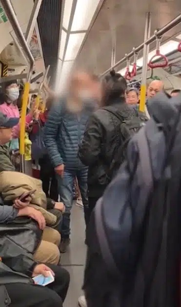 ลุงฮ่องกงปล่อยหมัดซัดหน้าสาวแย่งที่นั่ง MTR