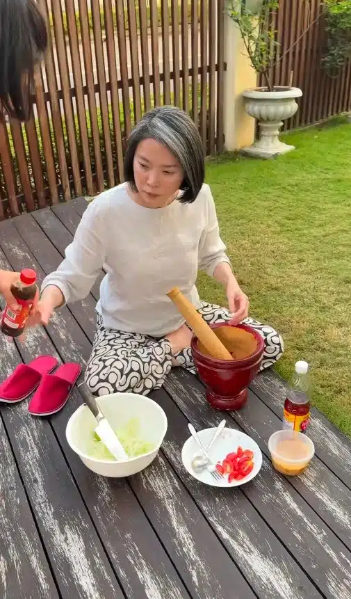 นิ้ง กุลสตรี อัปเดตภาพล่าสุด