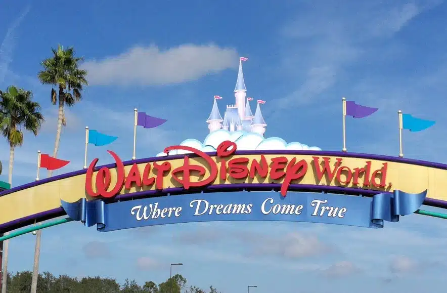 การวางแผนทำเลที่ตั้งของดิสนีย์แลนด์เมืองไทยในพื้นที่ EEC