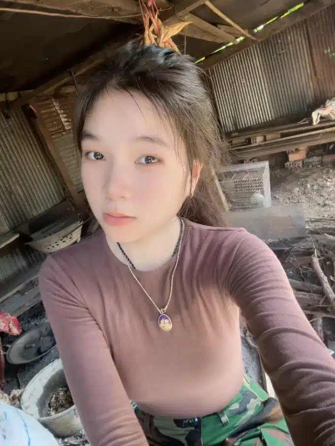 ทหารหญิงกัมพูชาพูดถึงศักยภาพของกำลังพลไทยในโพสต์คลิปของเธอ