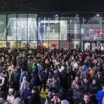 แกงหม้อใหญ่ ชาวบ้านแห่รอเก้อดู พลุปีใหม่ทิพย์ เชื่อข่าวปลอมว่อนเน็ต