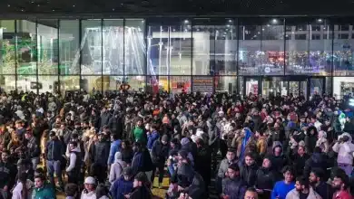 แกงหม้อใหญ่ ชาวบ้านแห่รอเก้อดู พลุปีใหม่ทิพย์ เชื่อข่าวปลอมว่อนเน็ต