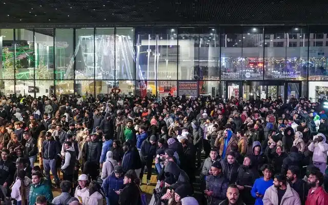 แกงหม้อใหญ่ ชาวบ้านแห่รอเก้อดู พลุปีใหม่ทิพย์ เชื่อข่าวปลอมว่อนเน็ต