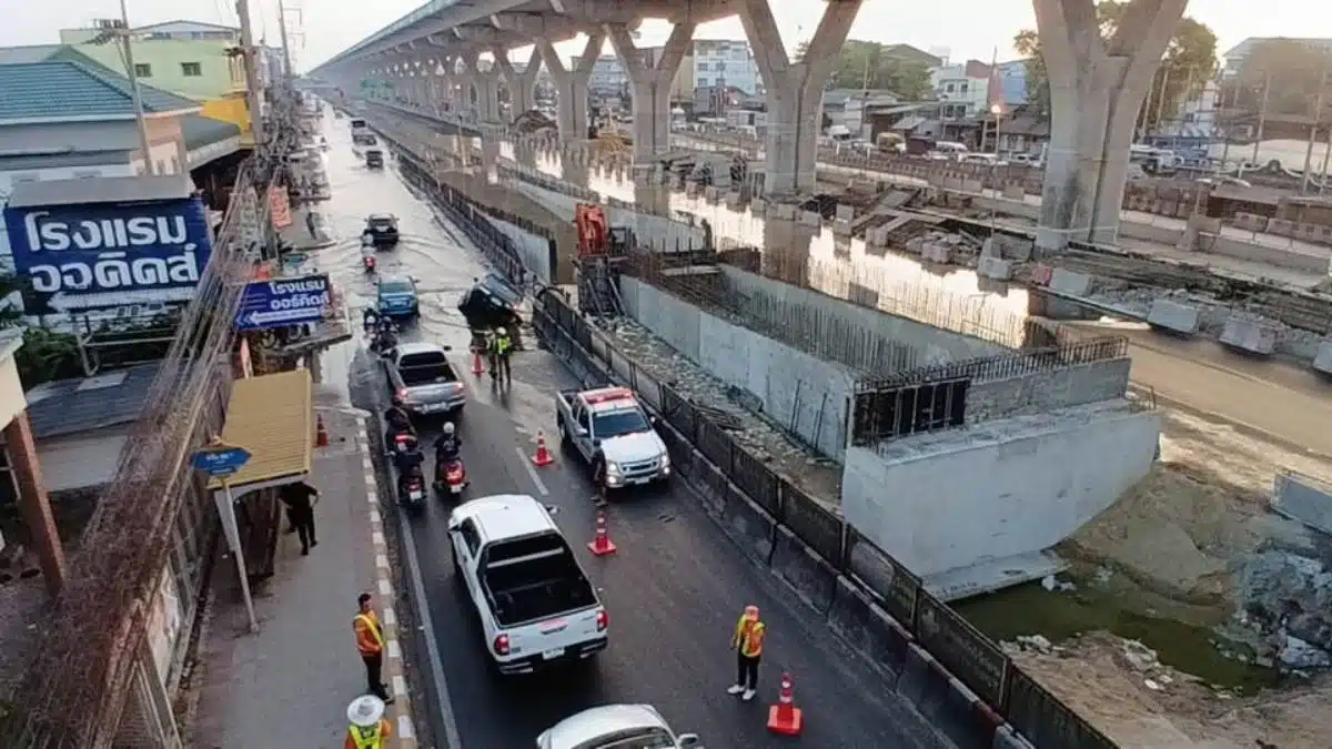 ถนนพระราม 2 ยุบตัว ใกล้โรงแรมออร์คิด