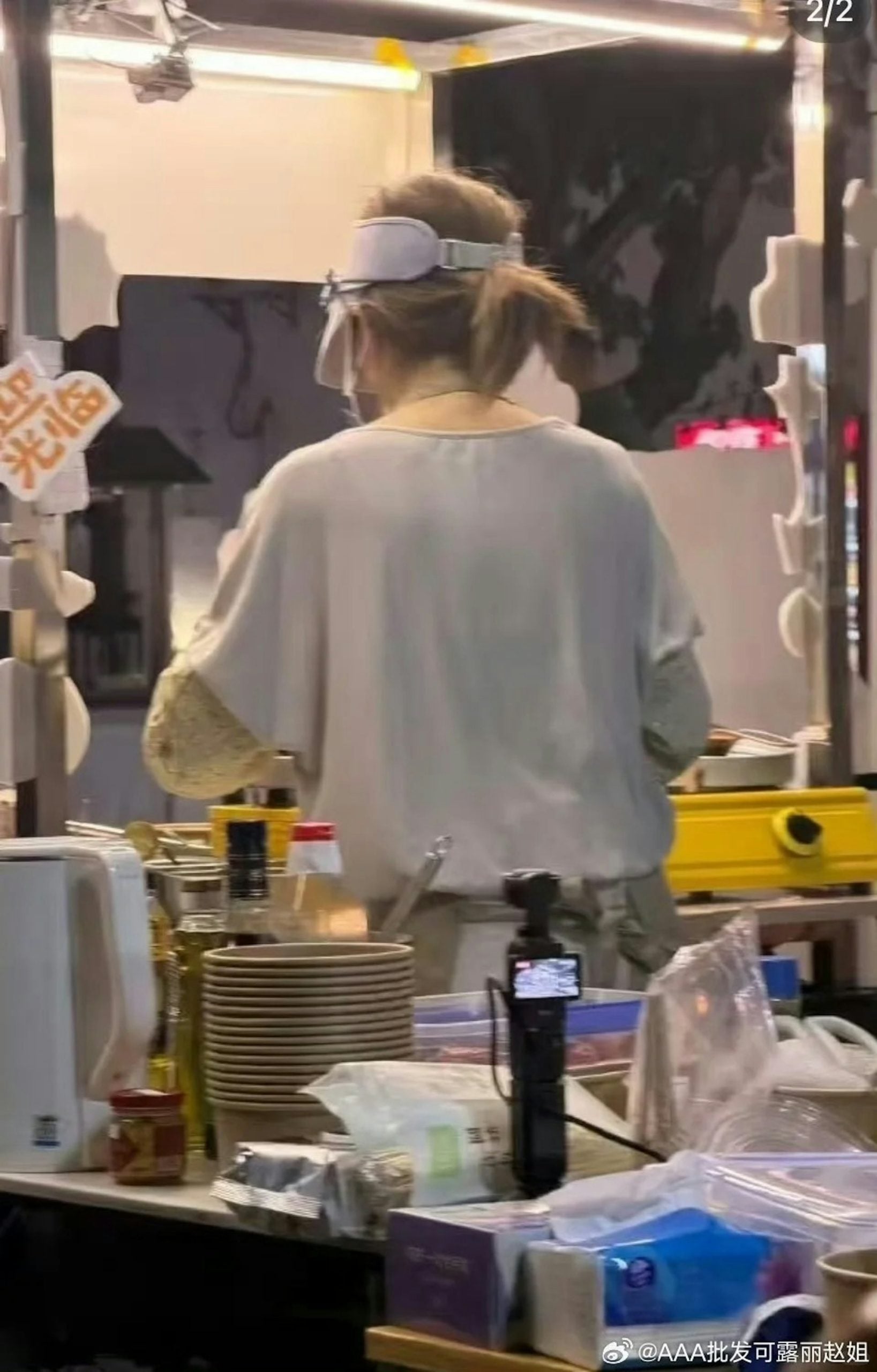 จ้าวลู่ซือ ผันตัวเป็นแม่ค้าตลาดนัด หลังแตกหักต้นสังกัดเก่า ไม่ง้อวิถีซุปตาร์-4