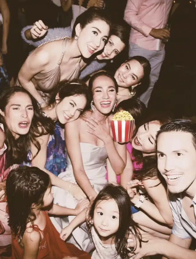 พอลล่า โพสต์รูปย้อนวัย แก๊งนางฟ้า 10 ปีที่แล้ว แต่ปิดหน้าคนนี้ด้วยถังป็อปคอร์น!-1