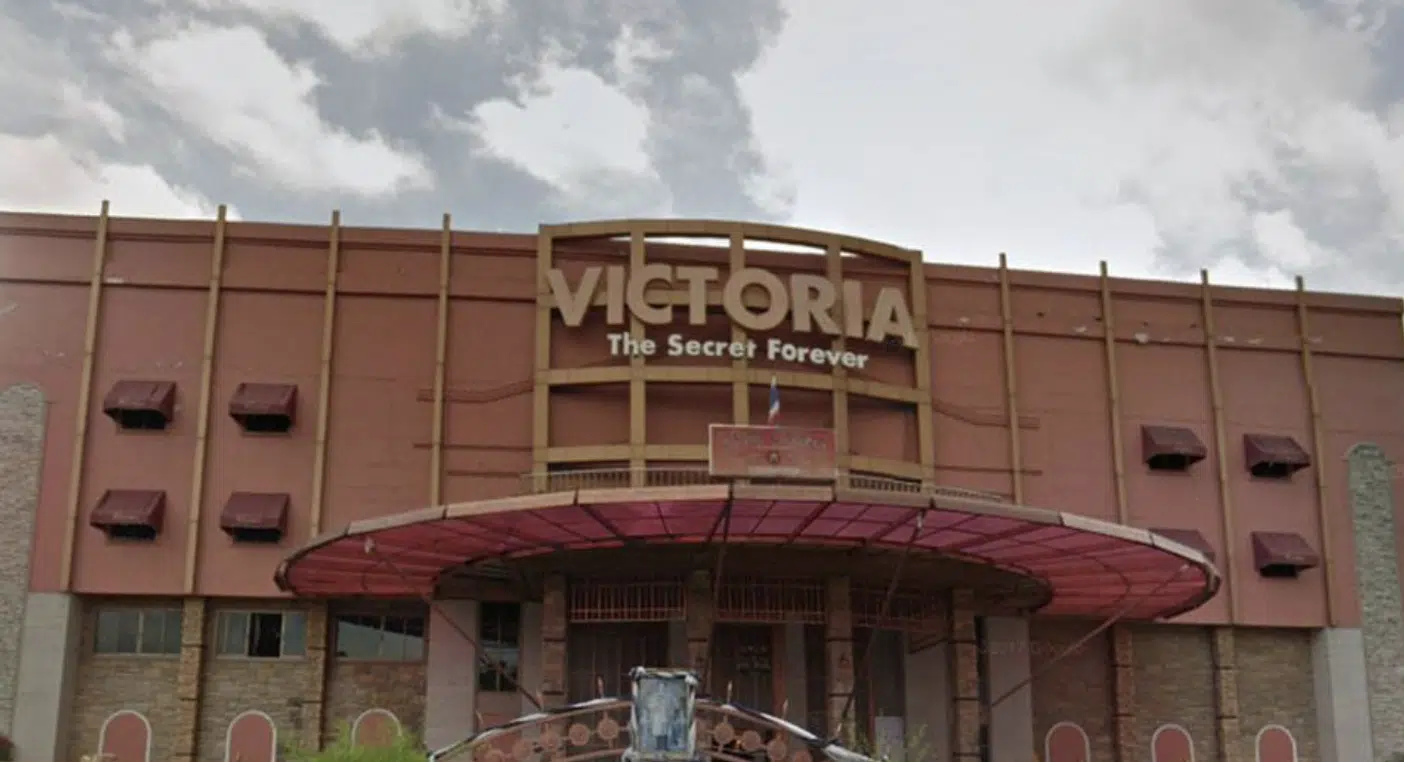 ปิดคดีอัปยศ ยืนคุก 50 ปี “ป๋าติ๊ก-เสี่ยกบ” บังคับเด็กค้ากาม วิคตอเรียซีเครท อาบอบนวด