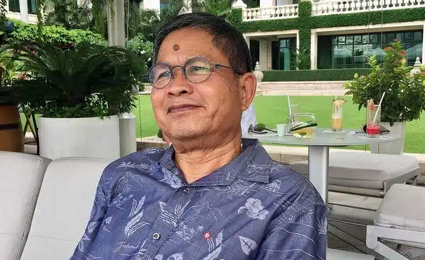 เด๋อ ดอกสะเดา ตลกชื่อดัง