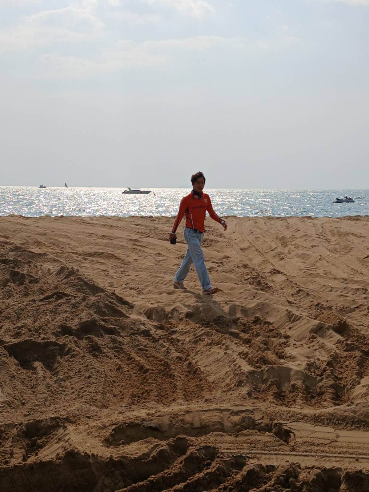 ธนาธาร ประมูลพงษ์ ผู้สมัครจากพรรคประชาชน