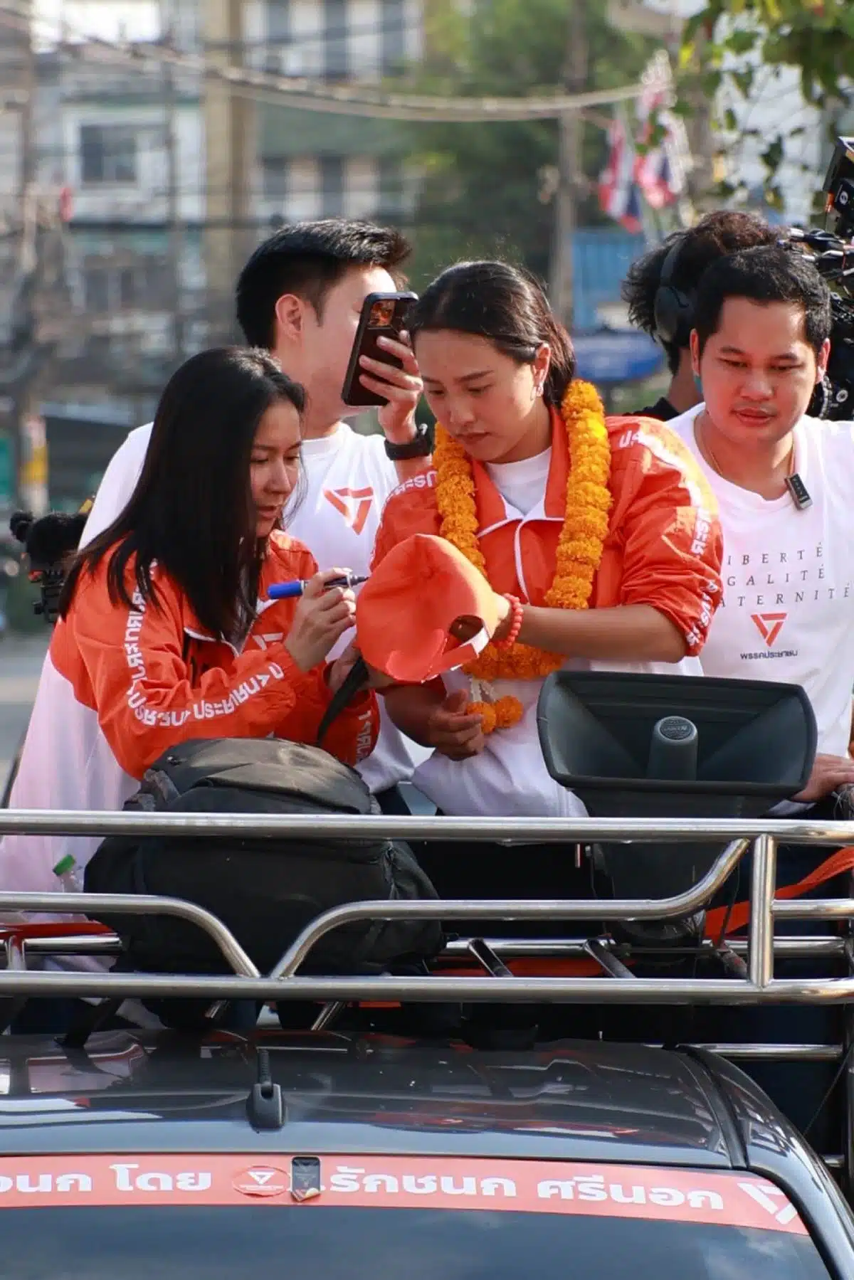 พกไฟฉายไปด้วย" รุกชนก เผย 4 สิ่งจำเป็นสำหรับผู้เฝ้าระวังการเลือกตั้ง